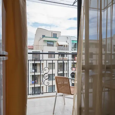 ★studio With Kitchen Wifi Balcony Pool View ★mt★ Apartment *